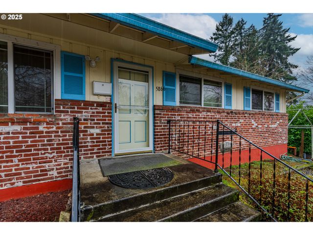 5866 Se LLOYD St, Milwaukie, OR 97222