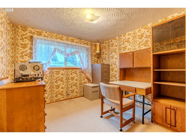 5866 Se LLOYD St, Milwaukie, OR 97222