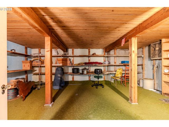 5866 Se LLOYD St, Milwaukie, OR 97222