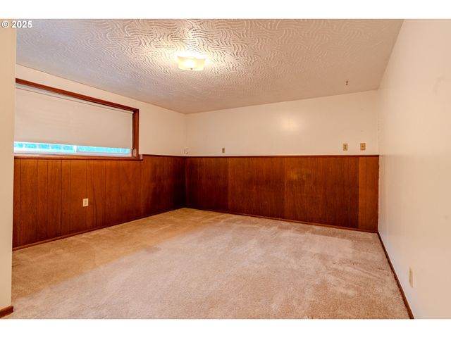 5866 Se LLOYD St, Milwaukie, OR 97222