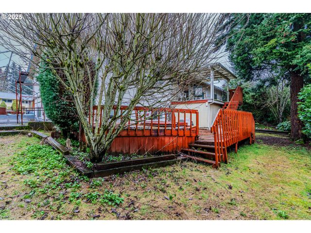 5866 Se LLOYD St, Milwaukie, OR 97222