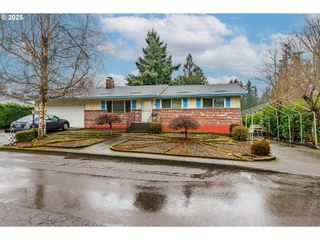 5866 Se LLOYD St, Milwaukie, OR 97222