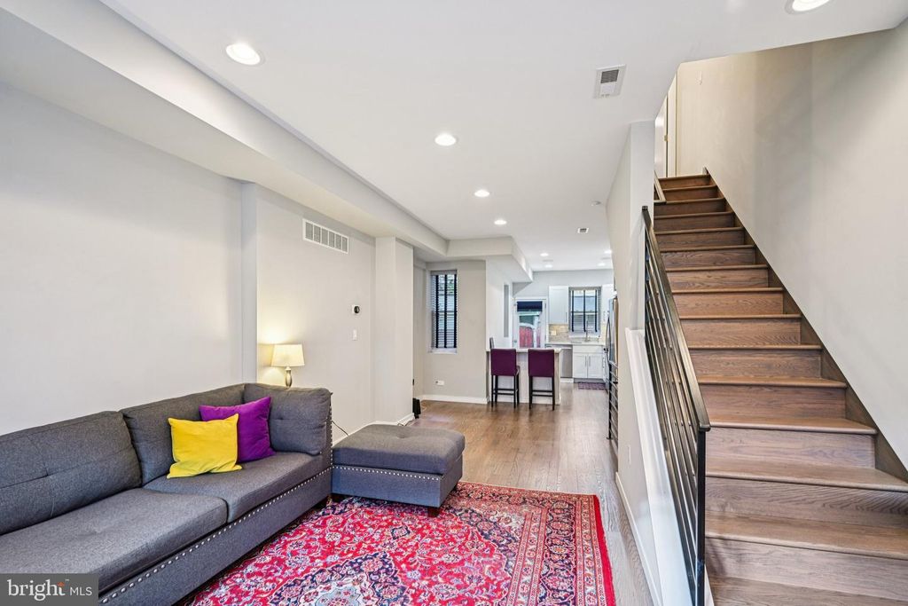 2106 S GARNET ST, Philadelphia, PA 19145