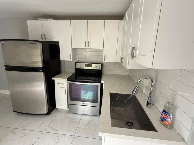 440 Tulip Tree Drive, Lake Worth, FL 33462