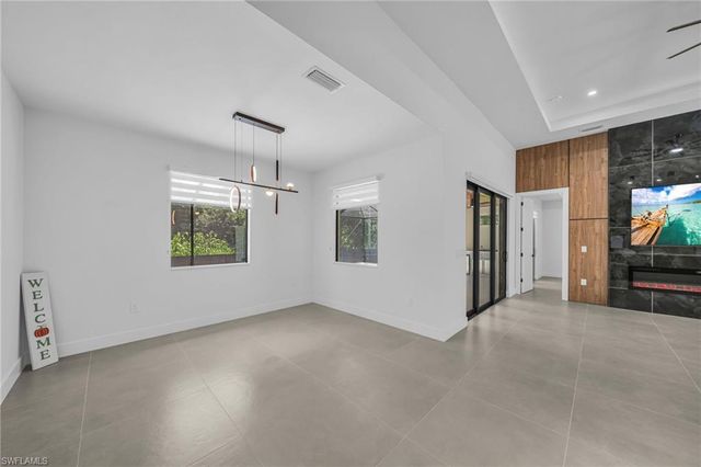 2012 Robert AVE, Alva, FL 33920