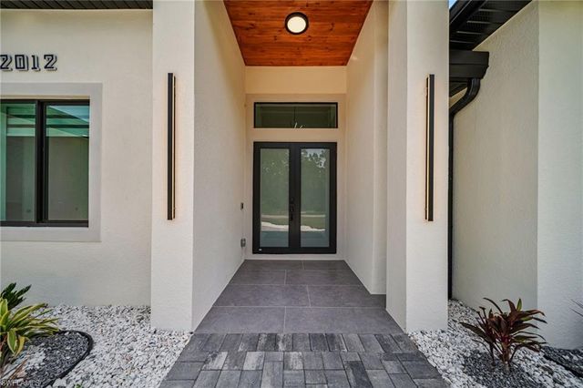 2012 Robert AVE, Alva, FL 33920