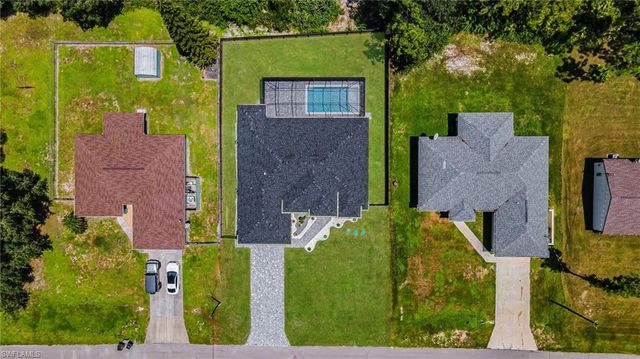 2012 Robert AVE, Alva, FL 33920