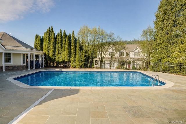 25 Augusta Drive, Cortlandt Manor, NY 10567