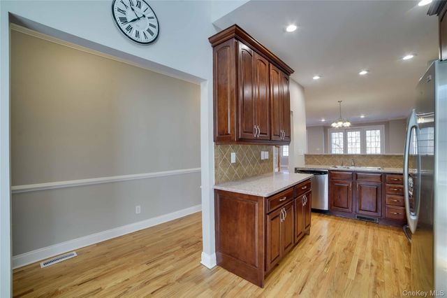 25 Augusta Drive, Cortlandt Manor, NY 10567