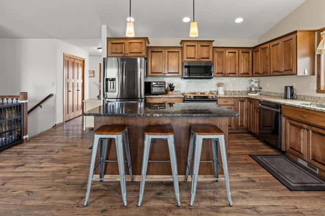 3712 11th Avenue S, Moorhead, MN 56560