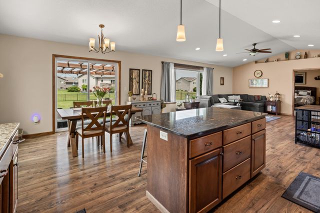 3712 11th Avenue S, Moorhead, MN 56560