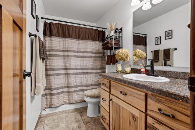 3712 11th Avenue S, Moorhead, MN 56560