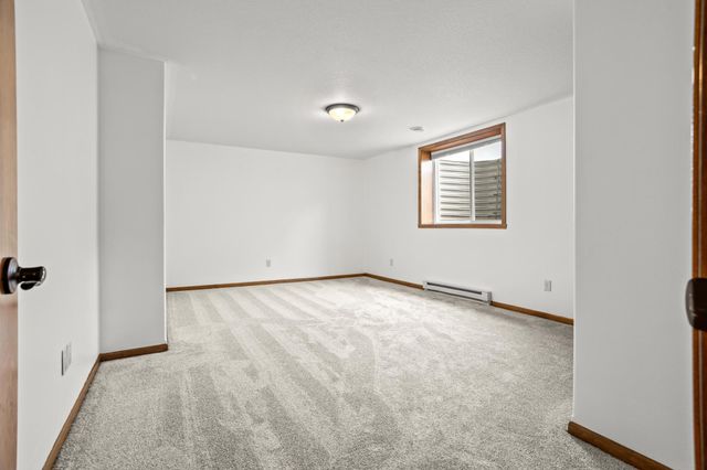 3712 11th Avenue S, Moorhead, MN 56560