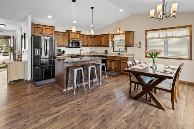 3712 11th Avenue S, Moorhead, MN 56560