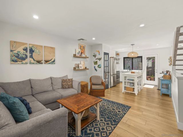 3825 Caminito Litoral 212, San Diego, CA 92107