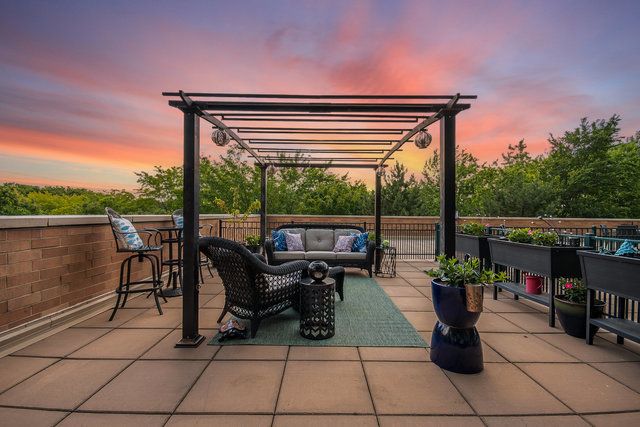 6420 Double Eagle Drive 314, Woodridge, IL 60517