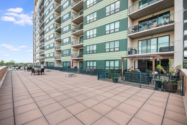 6420 Double Eagle Drive 314, Woodridge, IL 60517
