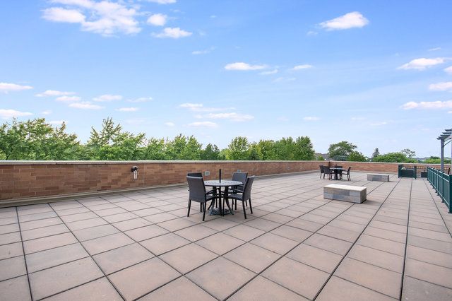 6420 Double Eagle Drive 314, Woodridge, IL 60517
