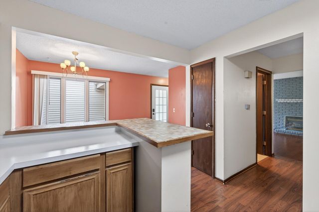 313 Elan Court, Woodbury, MN 55125