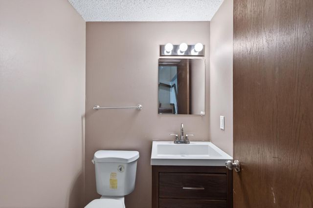 313 Elan Court, Woodbury, MN 55125