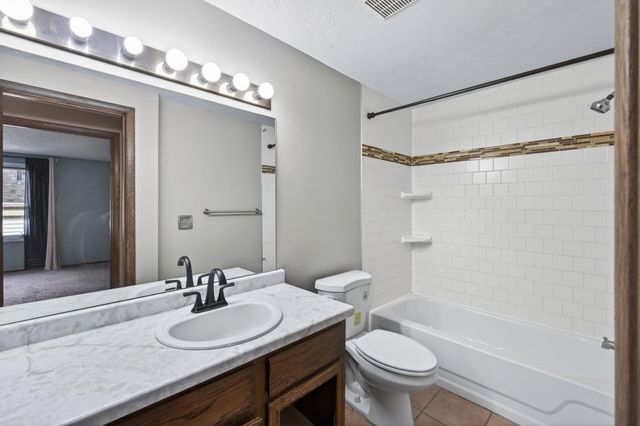 313 Elan Court, Woodbury, MN 55125