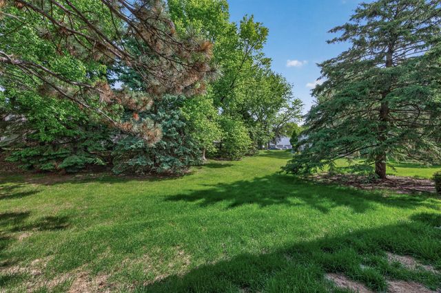 313 Elan Court, Woodbury, MN 55125