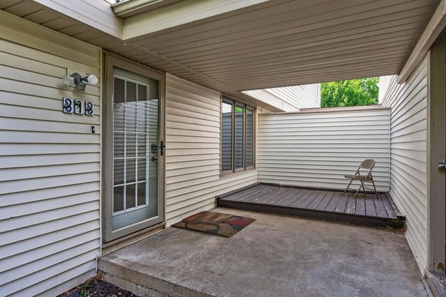 313 Elan Court, Woodbury, MN 55125