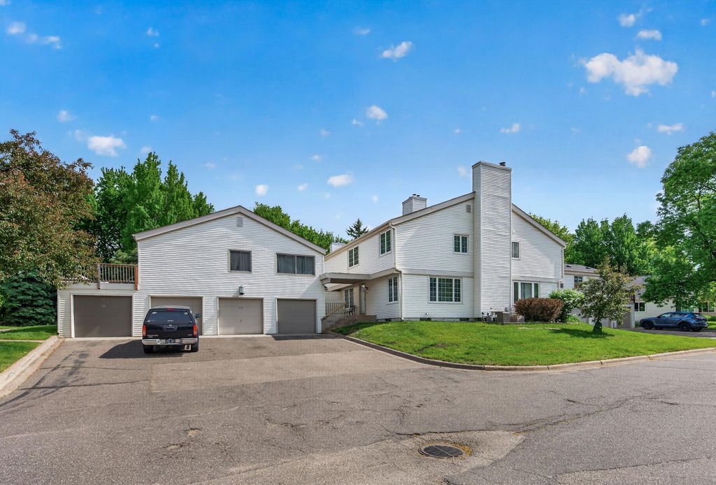 313 Elan Court, Woodbury, MN 55125 — photo 3