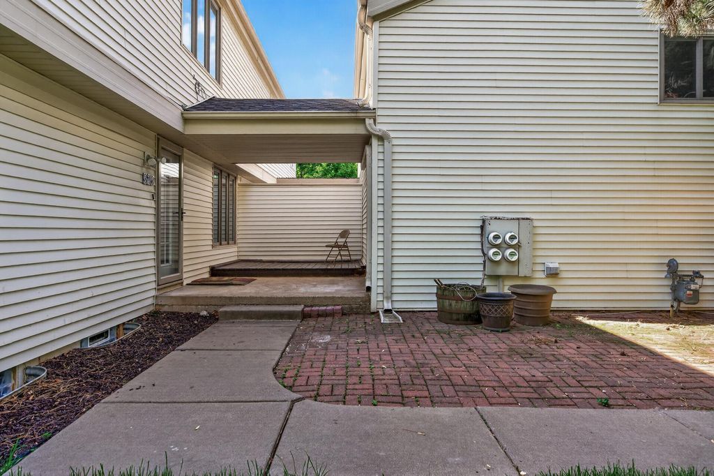 313 Elan Court, Woodbury, MN 55125 — photo 5