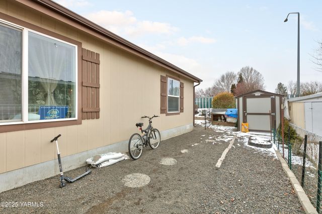 1201 W Washington Ave Unit 15, Yakima, WA 98903