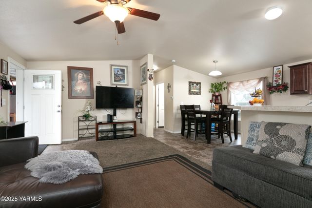 1201 W Washington Ave Unit 15, Yakima, WA 98903