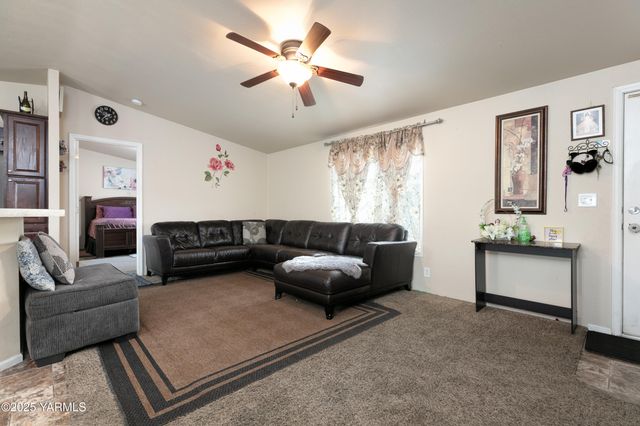 1201 W Washington Ave Unit 15, Yakima, WA 98903
