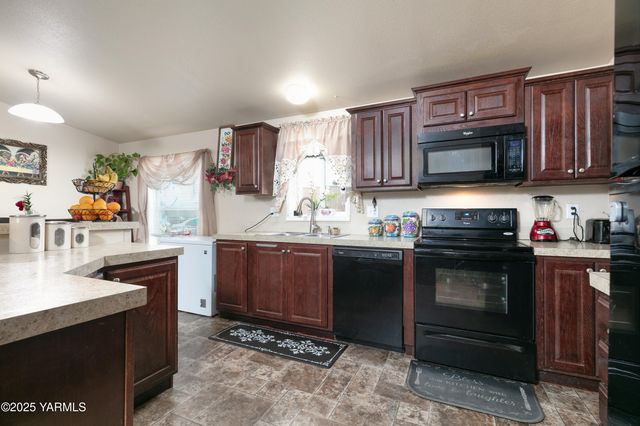 1201 W Washington Ave Unit 15, Yakima, WA 98903