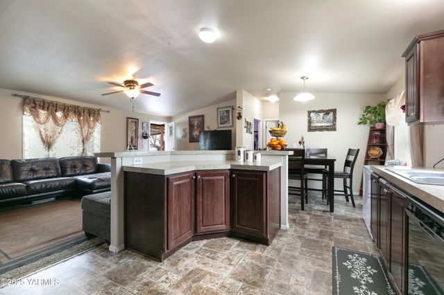 1201 W Washington Ave Unit 15, Yakima, WA 98903