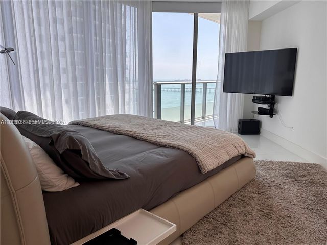 1300 Brickell Bay Drive 3206, Miami, FL 33131