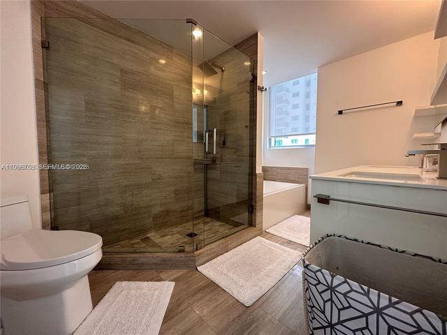 1300 Brickell Bay Drive 3206, Miami, FL 33131