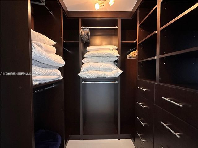 1300 Brickell Bay Drive 3206, Miami, FL 33131