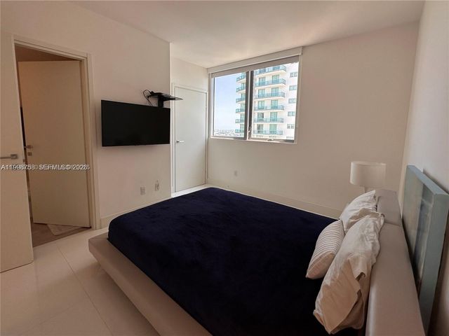 1300 Brickell Bay Drive 3206, Miami, FL 33131