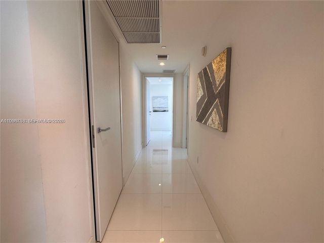 1300 Brickell Bay Drive 3206, Miami, FL 33131