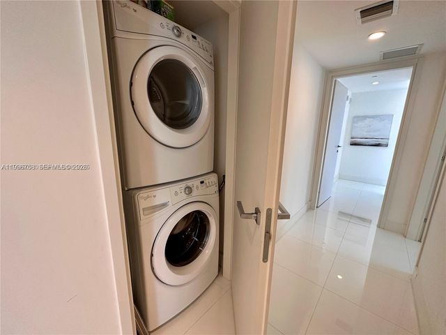 1300 Brickell Bay Drive 3206, Miami, FL 33131