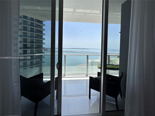 1300 Brickell Bay Drive 3206, Miami, FL 33131