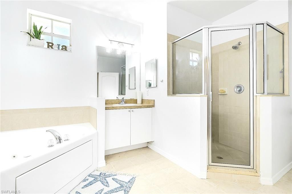 Image 28 of property listing at 2675 Blue Cypress Lake CT, Cape Coral, FL 33909