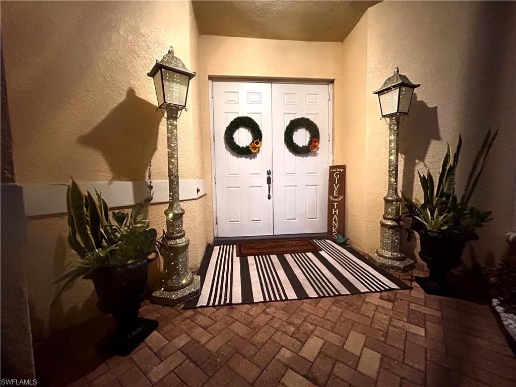 Image 31 of property listing at 2675 Blue Cypress Lake CT, Cape Coral, FL 33909