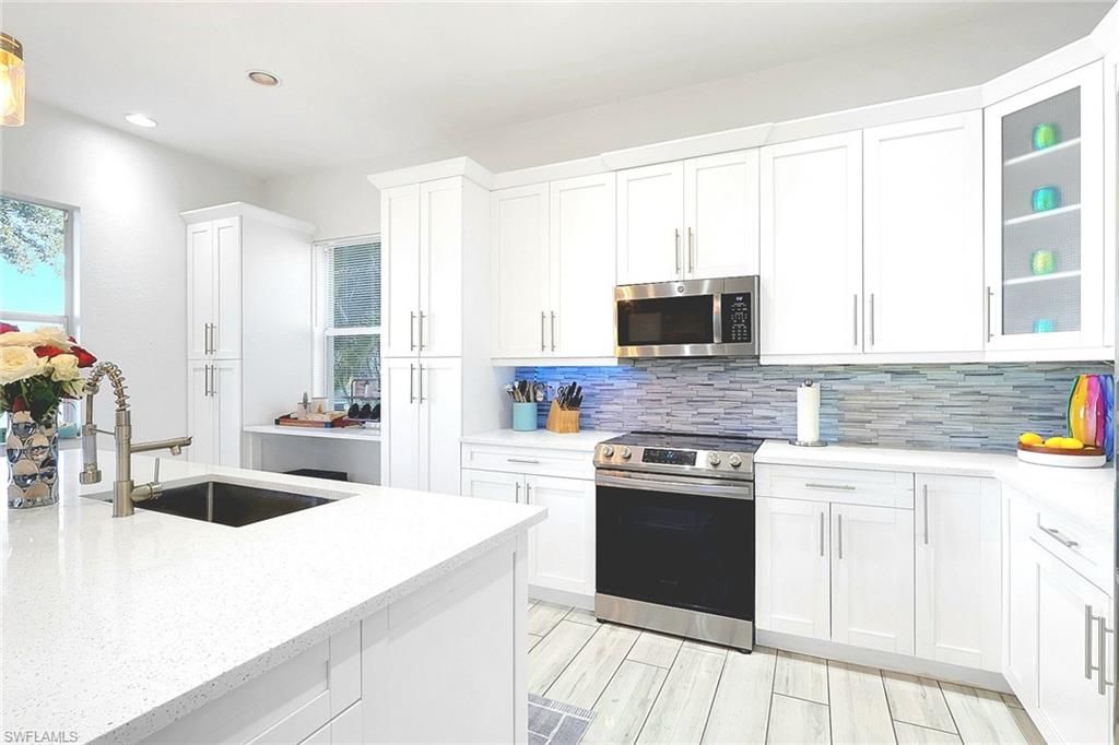 Image 6 of property listing at 2675 Blue Cypress Lake CT, Cape Coral, FL 33909