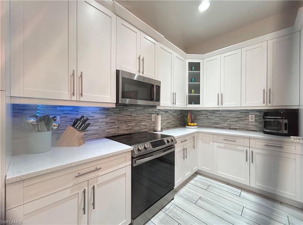 Image 9 of property listing at 2675 Blue Cypress Lake CT, Cape Coral, FL 33909