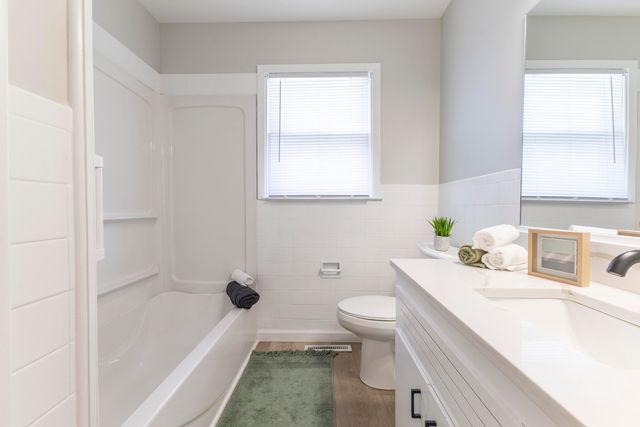 3137 AVENUE H, Council Bluffs, IA 51501