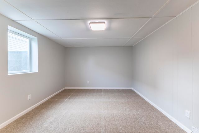 3137 AVENUE H, Council Bluffs, IA 51501