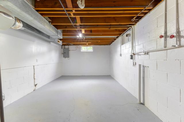 3137 AVENUE H, Council Bluffs, IA 51501