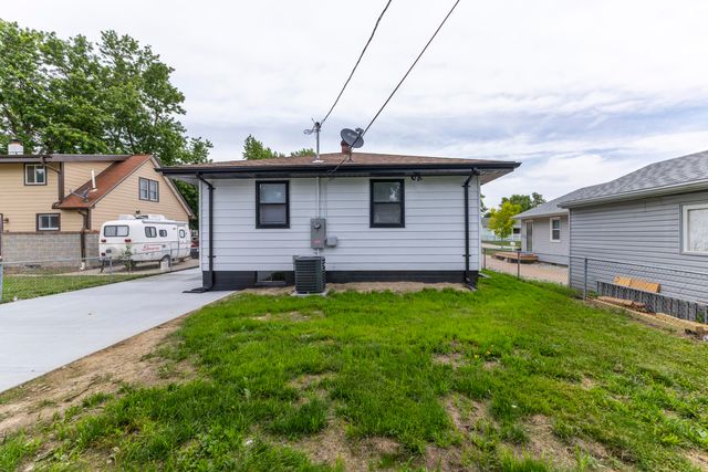 3137 AVENUE H, Council Bluffs, IA 51501