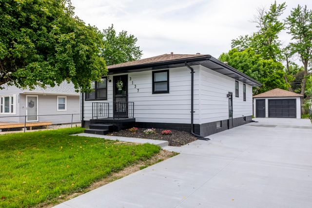 3137 AVENUE H, Council Bluffs, IA 51501